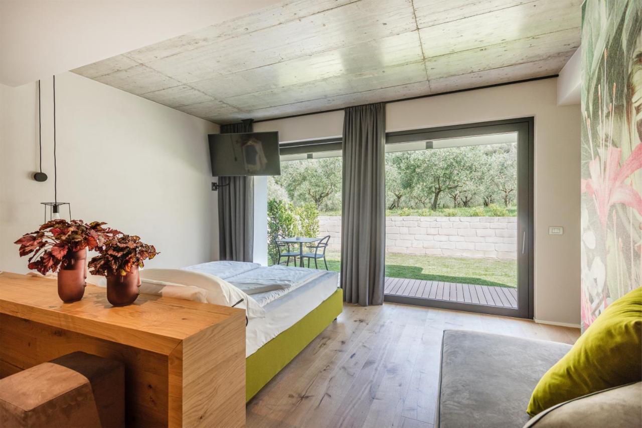 Bed and Breakfast Oleeva Garda Living - Adults Only Рива-дель-Гарда Экстерьер фото