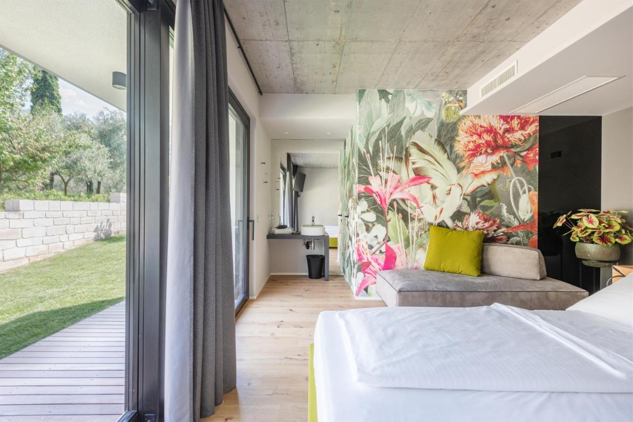 Bed and Breakfast Oleeva Garda Living - Adults Only Рива-дель-Гарда Экстерьер фото