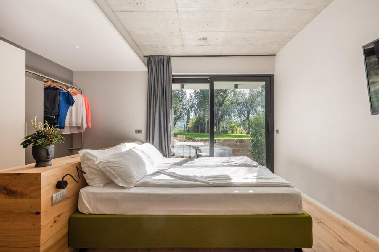 Bed and Breakfast Oleeva Garda Living - Adults Only Рива-дель-Гарда Экстерьер фото